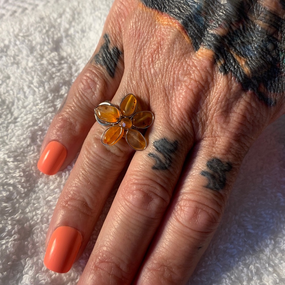 Ring - Picture 3 of 3